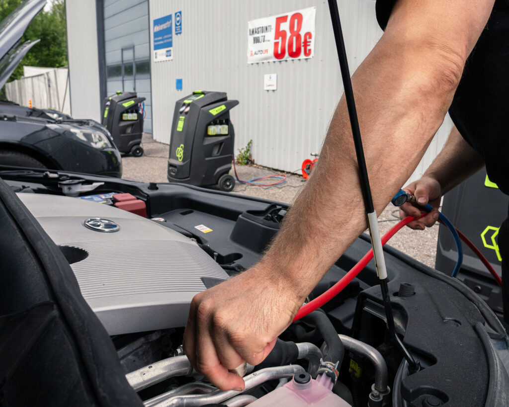 Auton ilmastointihuolto Turku. Autolifen ammattilaiset hoitavat ilmastointihuollon nopeasti ja ammattitaidolla.